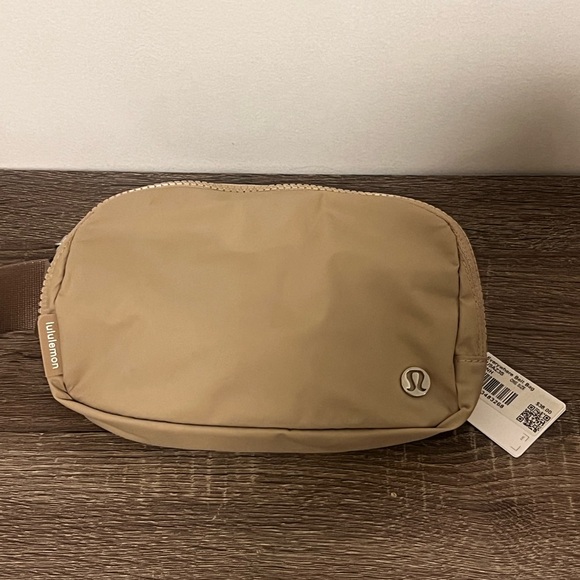 osprey backpack removable daypack Daylite Expandable 26+6 Travel Pack, Black Louis Vuitton Monogram Upside motion access to snacks Shadow Color:Del Día